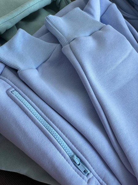 Теплий якісний спортивний костюм 