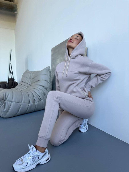 Теплий якісний спортивний костюм 