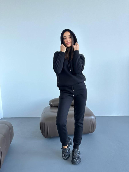 Теплий якісний спортивний костюм 