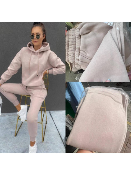 Теплий якісний спортивний костюм 