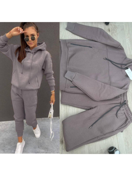 Теплий якісний спортивний костюм 