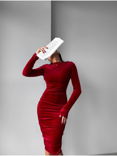 Оксамитова силуетна сукня 