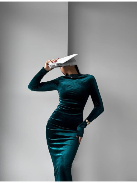 Оксамитова силуетна сукня 