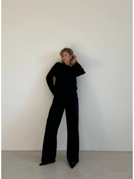 Стильний костюм з пір’ям 