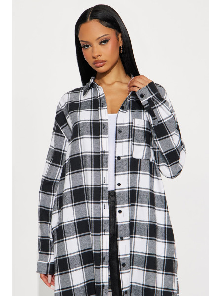 Секретний зв'язок: Довга картата сорочка