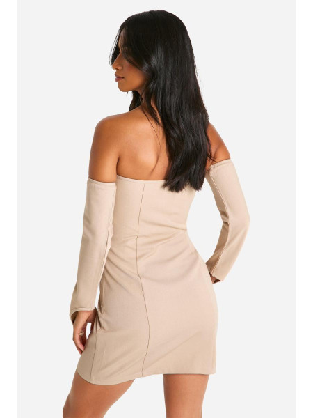 Маленька міні-сукня з поясом