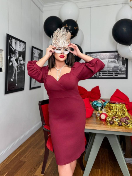 Сукня джинсова з інтигуючим декольте 