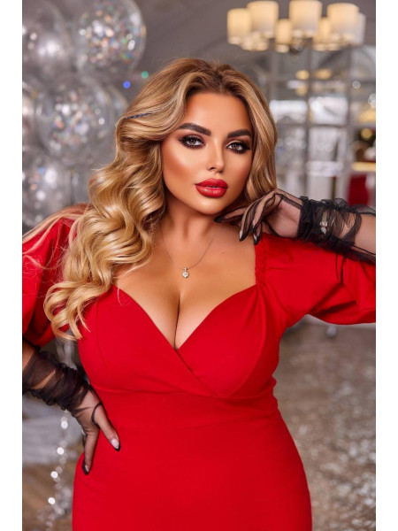 Сукня джинсова з інтигуючим декольте 