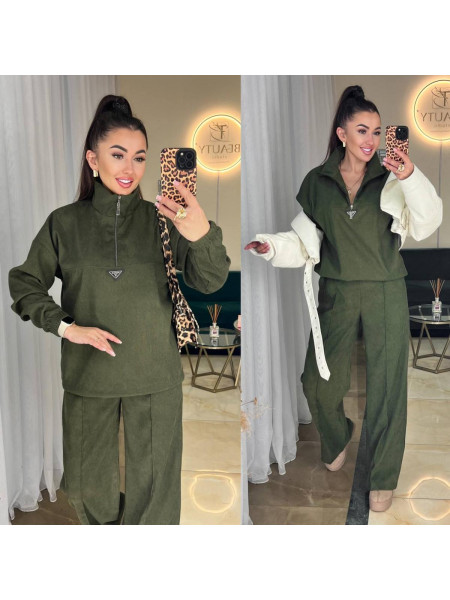 Вельветовий брючний костюм 