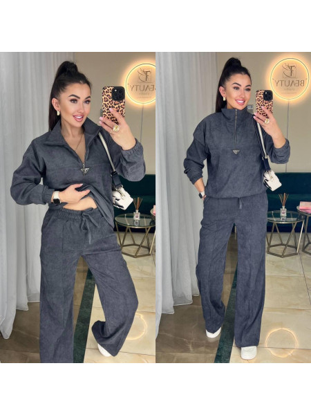 Вельветовий брючний костюм 