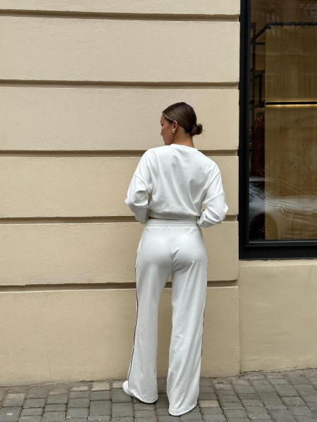 Теплий м’який костюм з бійкою 