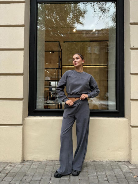 Теплий м’який костюм з бійкою 