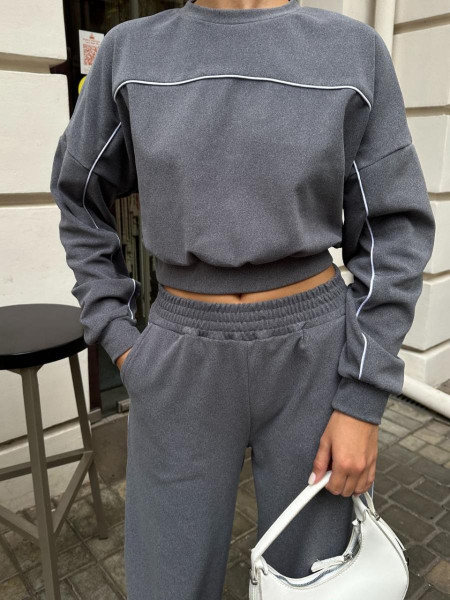 Теплий м’який костюм з бійкою 