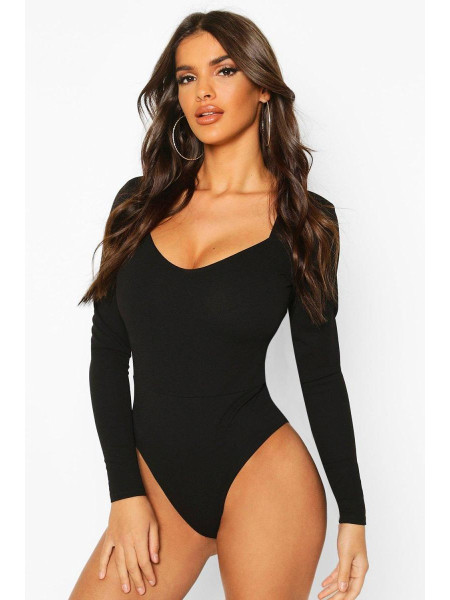 Чорне боді з вирізом у формі серця