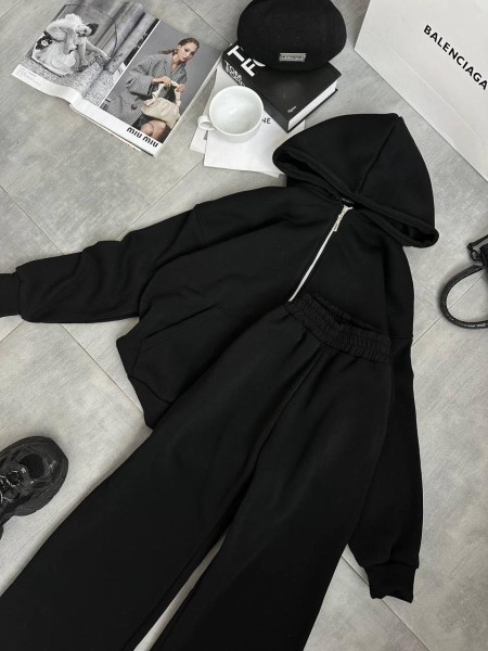 Базовий спортивний костюм 