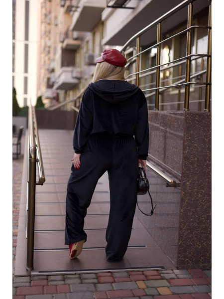 Чорний велюровий костюм 7015/7012