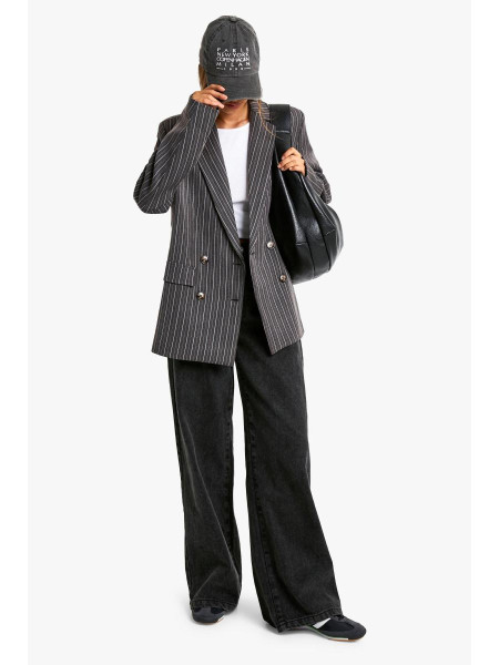 Двобортний піджак великого розміру в смужку