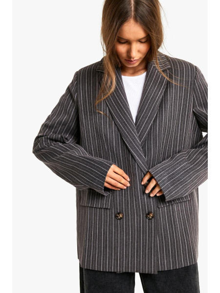 Двобортний піджак великого розміру в смужку