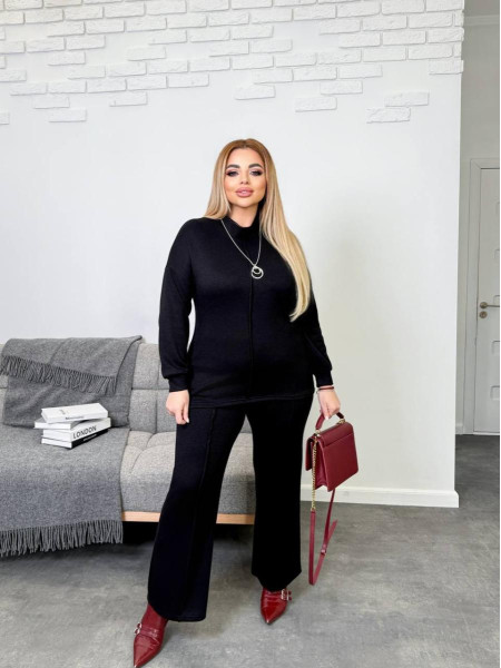 Ангоровий брючний костюм з кулоном 