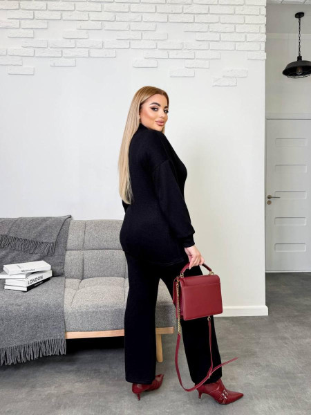 Ангоровий брючний костюм з кулоном 