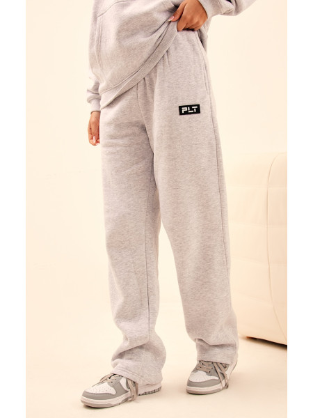 PRETTYLITTLETHING Попелясто-сірий бейдж з прямими ногами