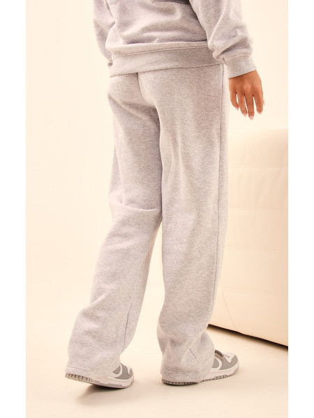 PRETTYLITTLETHING Попелясто-сірий бейдж з прямими ногами