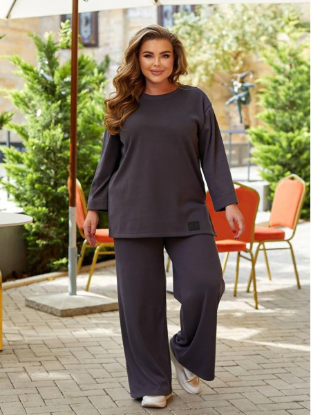 Брючний костюм прямі штани кофта з розрізами 