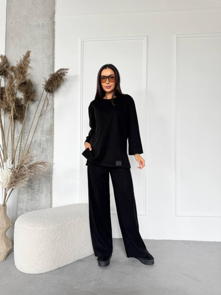 Брючний костюм прямі штани кофта з розрізами 