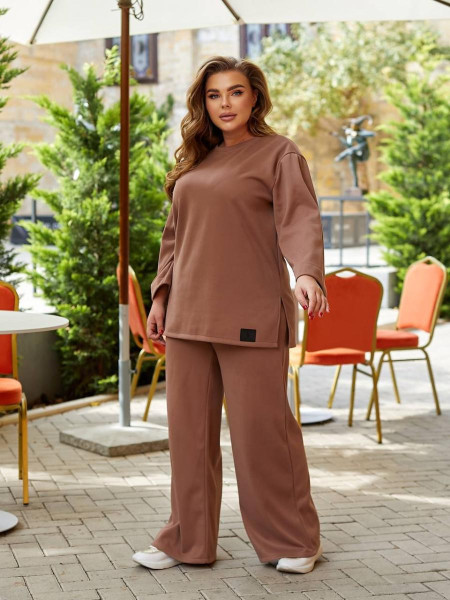 Брючний костюм прямі штани кофта з розрізами 