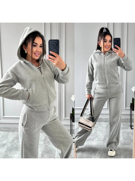 Щільний костюм з ангори 