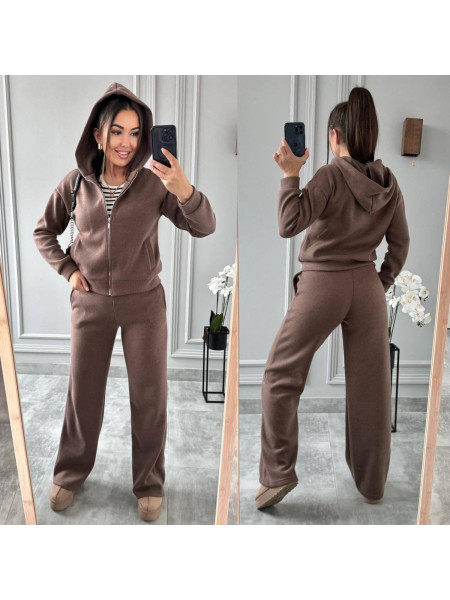 Щільний костюм з ангори 