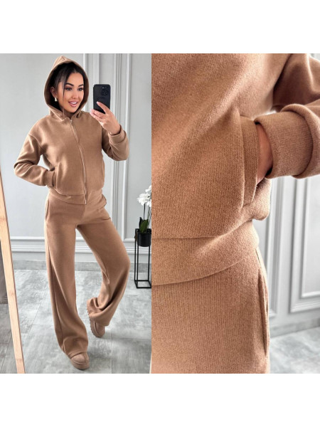 Щільний костюм з ангори 