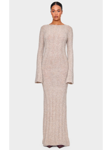 Висока темно-сіра трикотажна сукня з відкритою спиною в рубчик