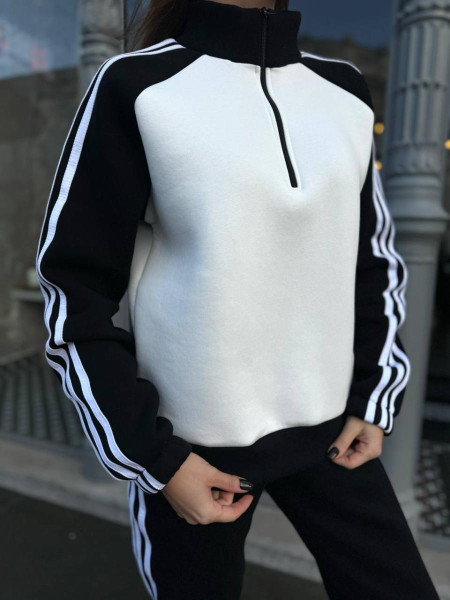 Спортивний якісний костюм стійка 