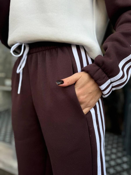 Спортивний якісний костюм стійка 