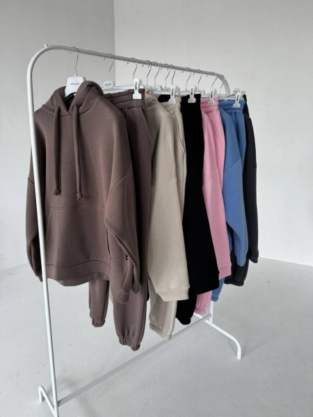 Базовий спортивний костюм 