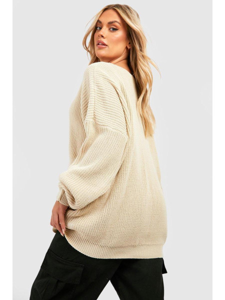 Плюс трикотажний джемпер з V-подібним вирізом