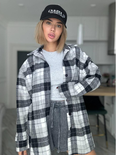 Жіноча трендова сорочка у клітку 