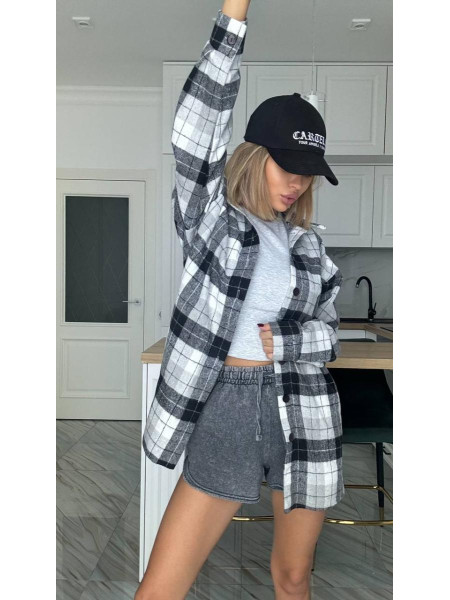 Жіноча трендова сорочка у клітку 