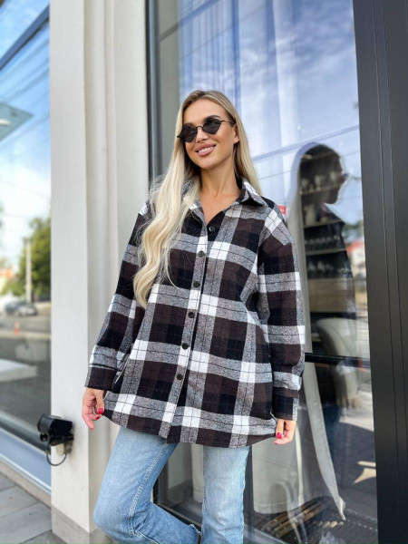 Жіноча трендова сорочка у клітку 