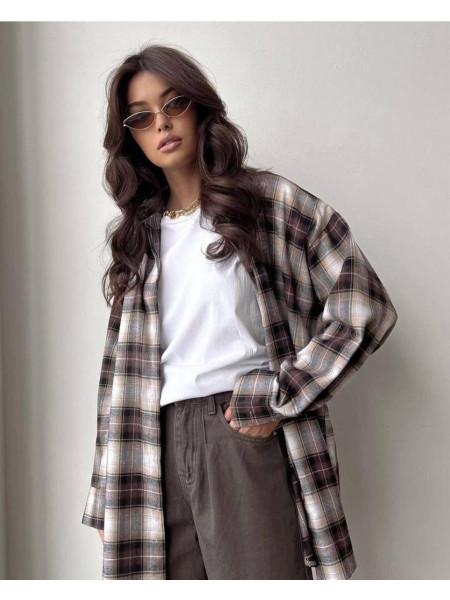 Жіноча трендова сорочка у клітку 