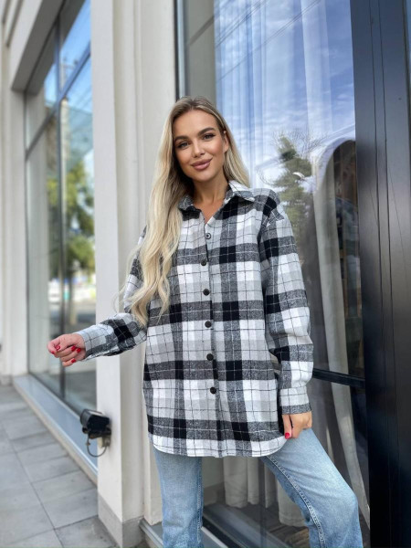 Жіноча трендова сорочка у клітку 