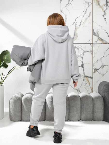 Спортивний костюм не скатується 