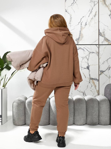 Спортивний костюм не скатується 