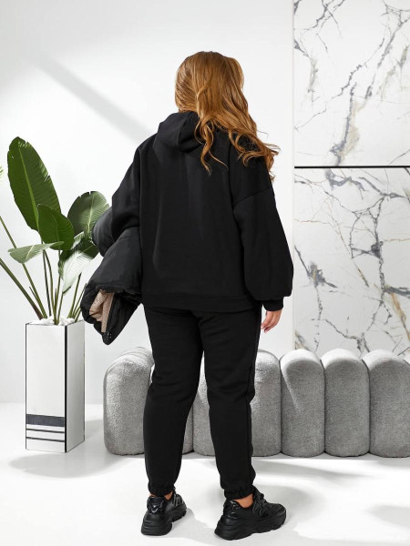 Спортивний костюм не скатується 