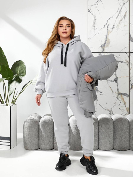 Спортивний костюм не скатується 