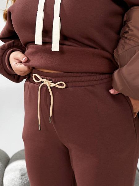 Спортивний костюм не скатується 