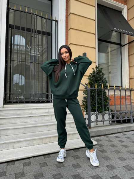 Спортивний костюм не скатується 