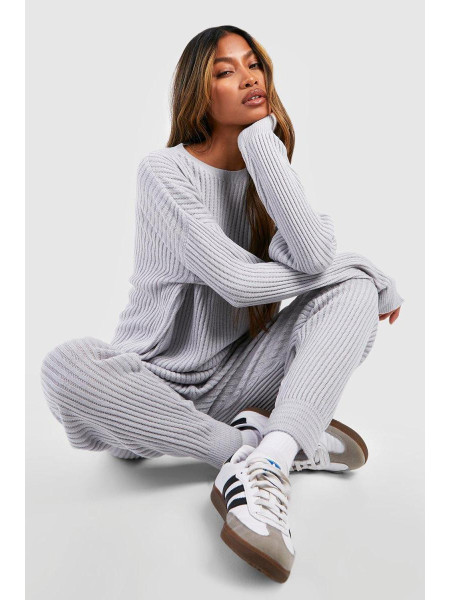 Трикотажний спортивний костюм в рубчик