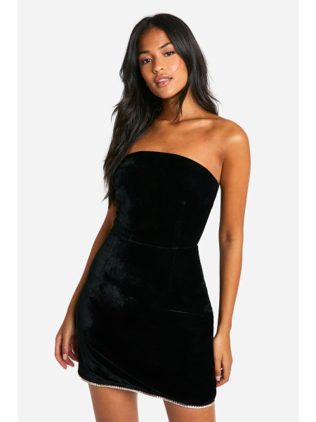 Висока міні-сукня з глибоким оздобленням діамантом